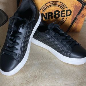 NWT Unr8ed  Black “Honor” style platform quilted shoes